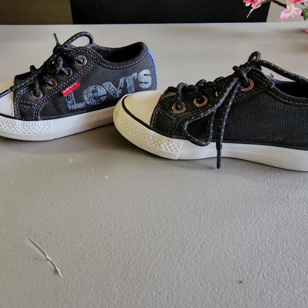 Levi Strauss Toddler Size 9 Sneakers